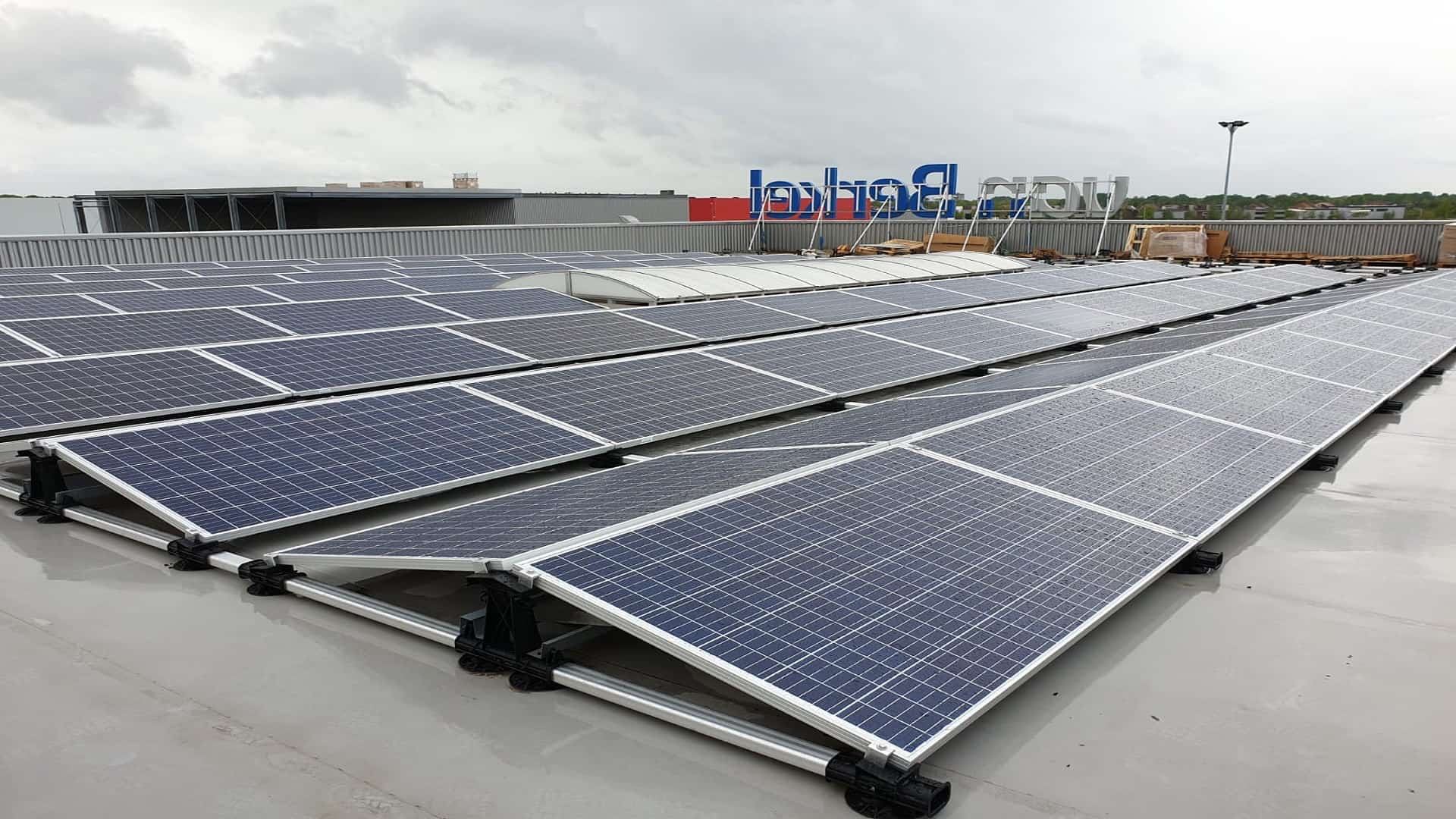 Zonnepanelen locatie Eindhoven Van Berkel Bouwstoffen & Transport