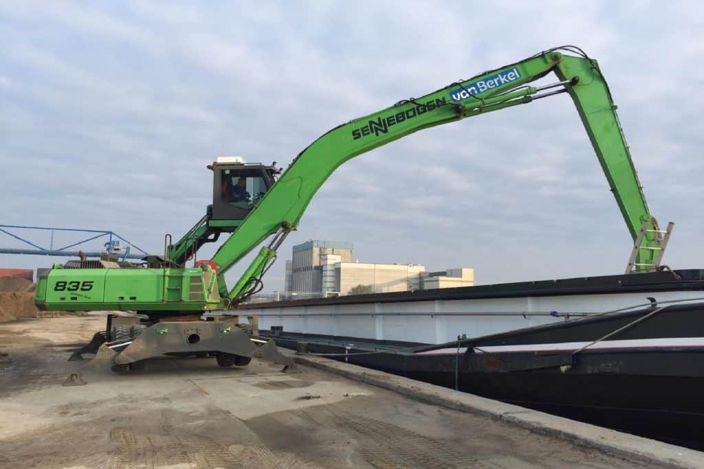 Bouw en grondstoffen logistiek - Op- en overslag