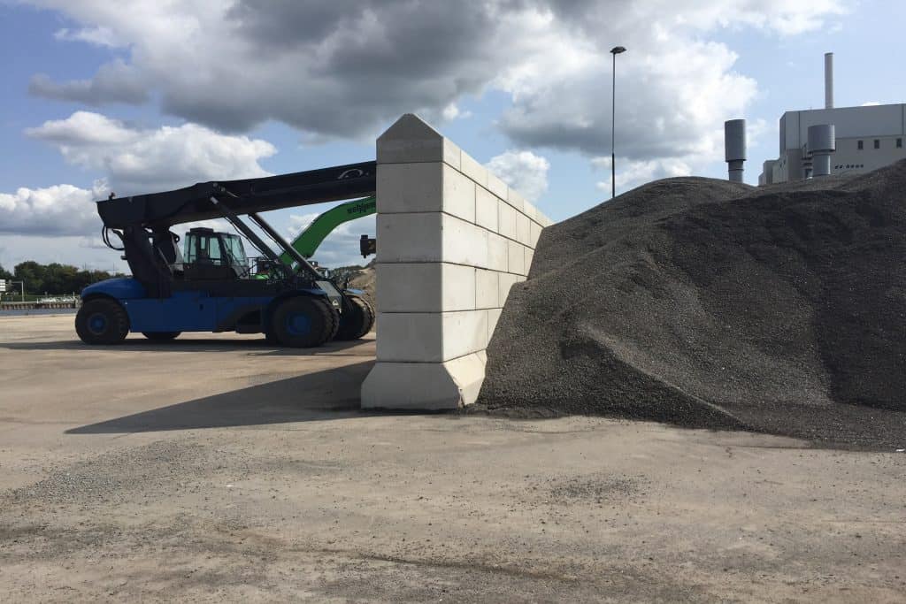 Bouw en grondstoffen logistiek - Op- en overslag