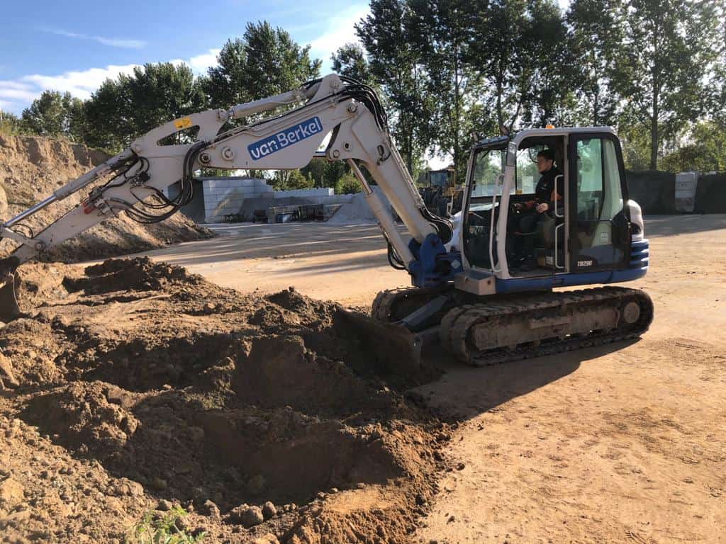 Eerste lesdag machinebediening bij Van Berkel