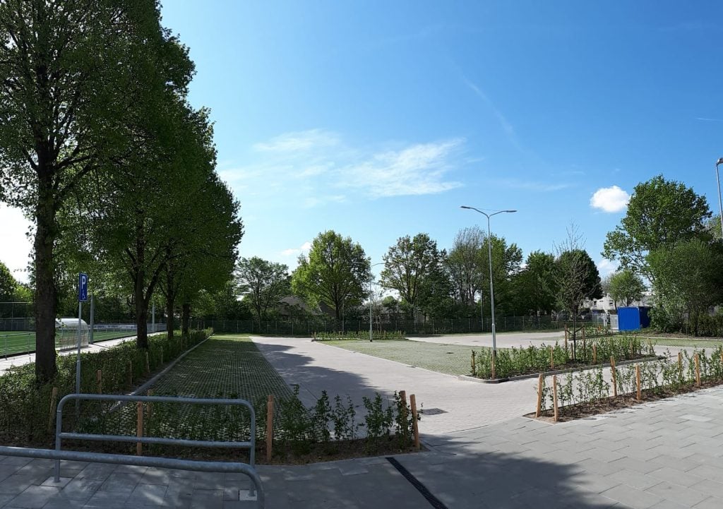 Groene parkeerplaatsen Sportpark Heugem Maastricht